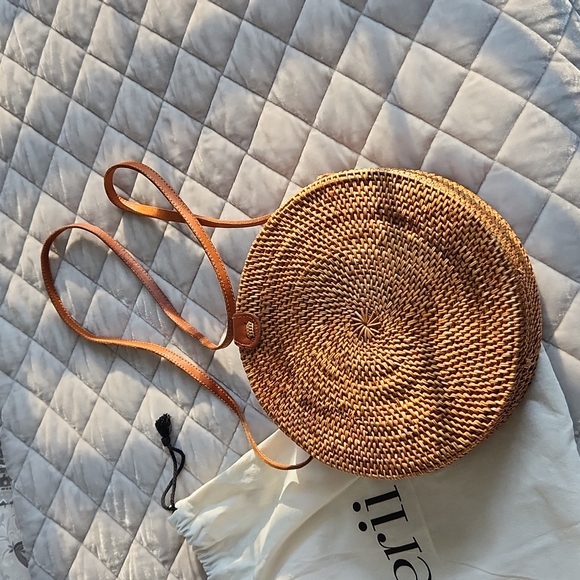 Amerii Woven Cross-Body Bag - Picture 2 of 8